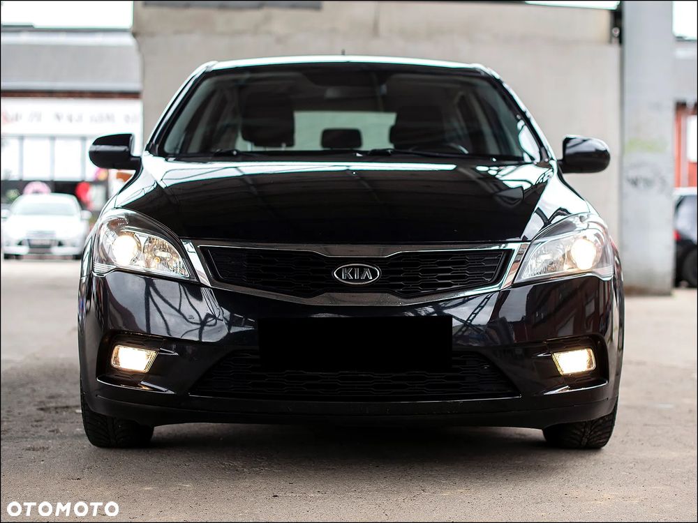 Kia Ceed - 4