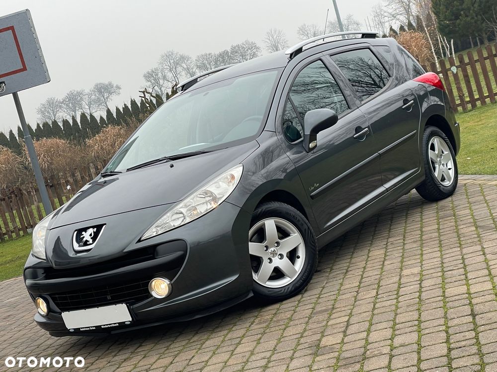 Peugeot 207 - 1