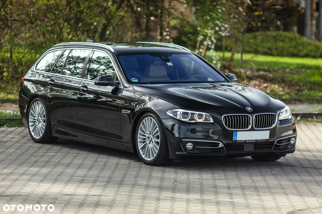 BMW Seria 5 530d xDrive Luxury Line - 7