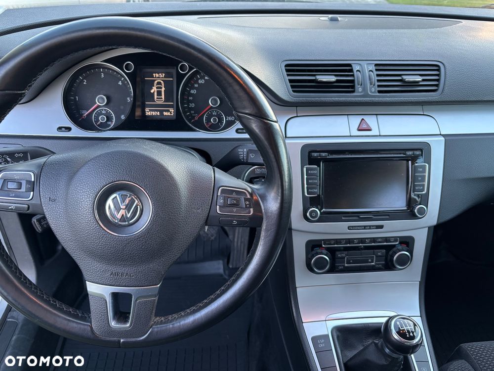 Volkswagen Passat 2.0 TDI Trendline - 8
