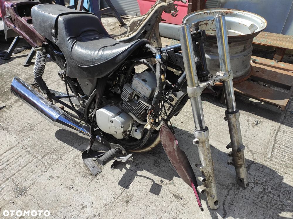 Hyosung GA-125 Silnik Lampa Tłumik Części - 1