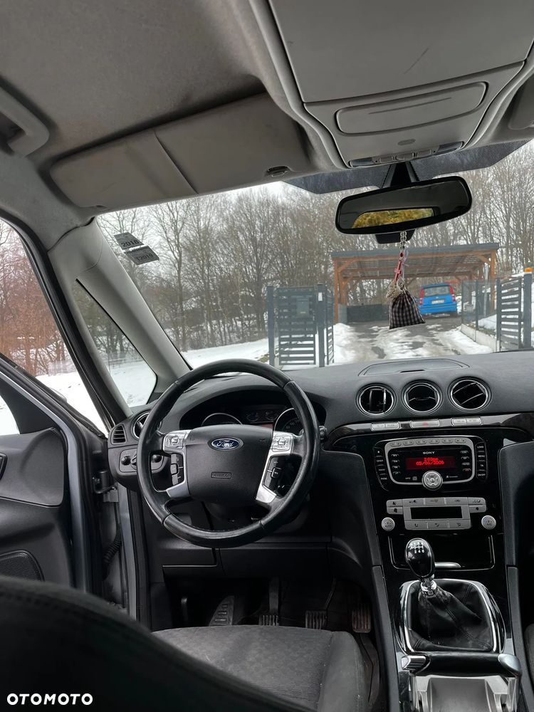 Ford Galaxy 2.0 TDCi Ghia - 11