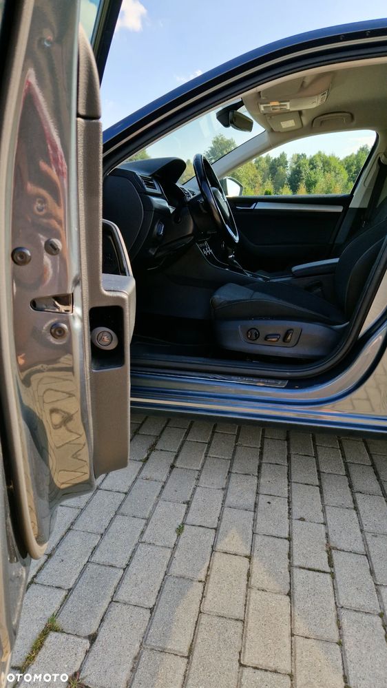 Skoda Superb 2.0 TDI Ambition DSG - 21