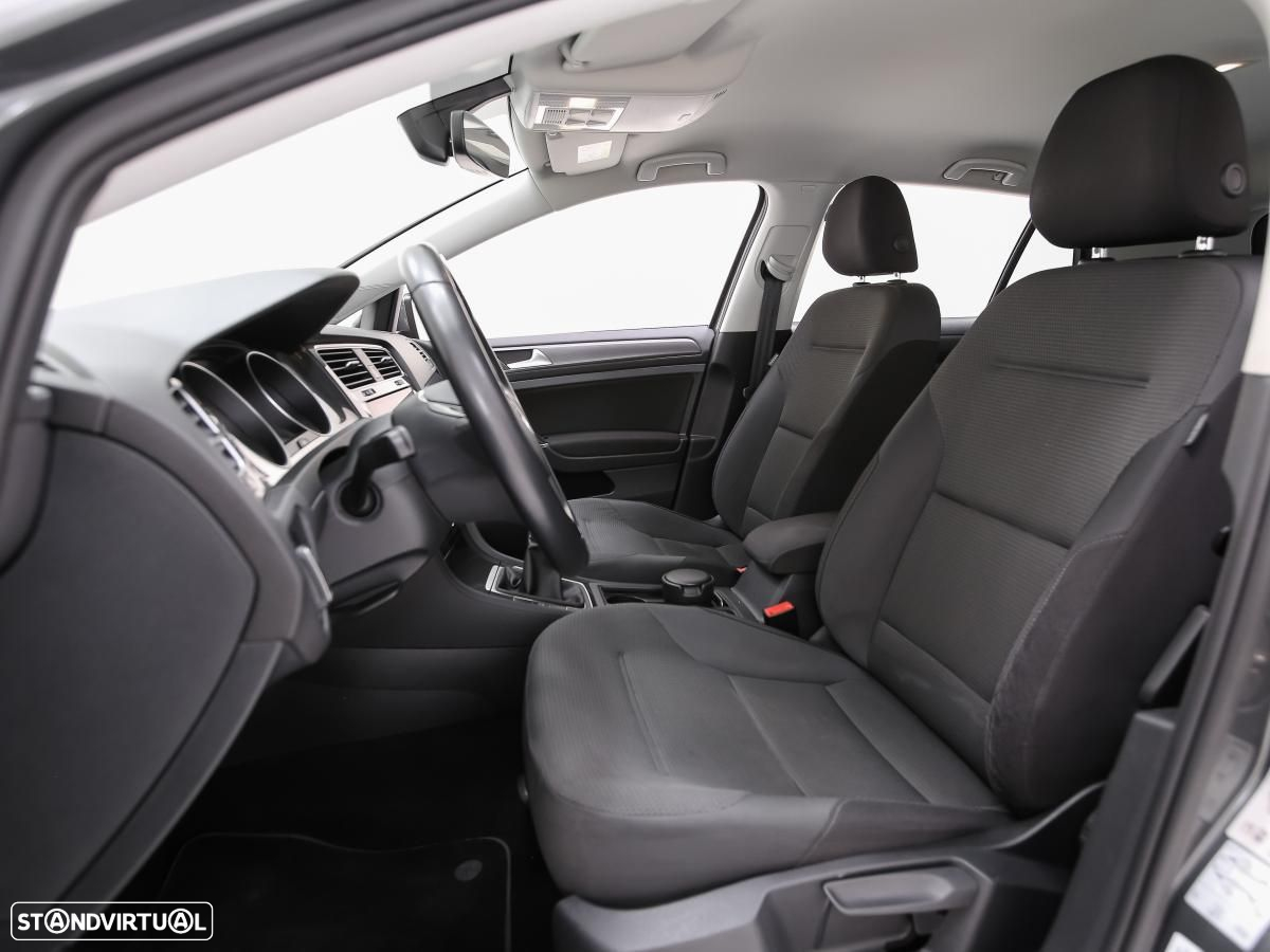 VW Golf 1.6 TDI Confortline - 8
