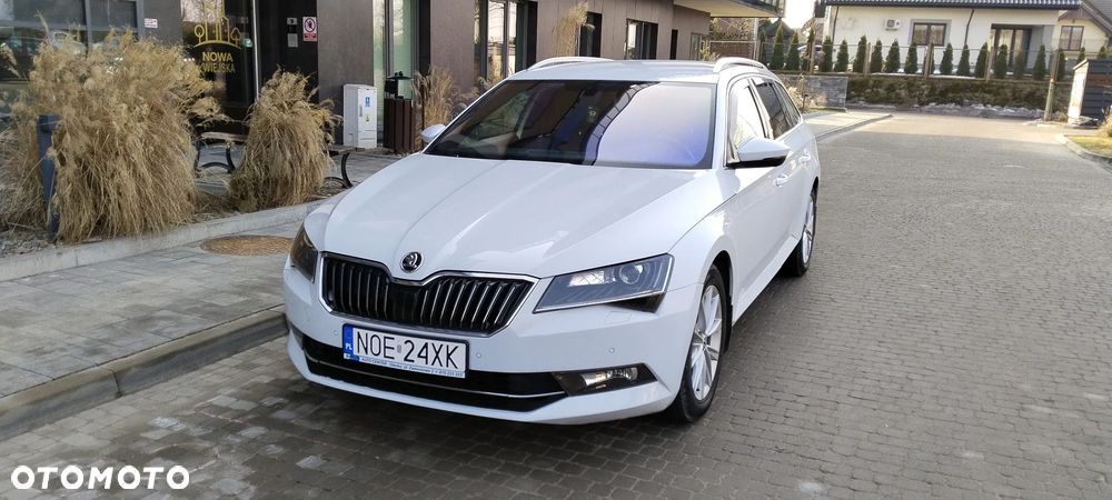 Skoda Superb 2.0 TDI DSG Sportline - 33