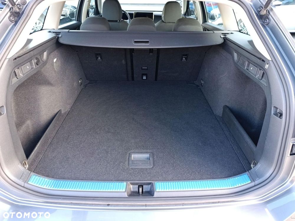 Volkswagen Passat - 20