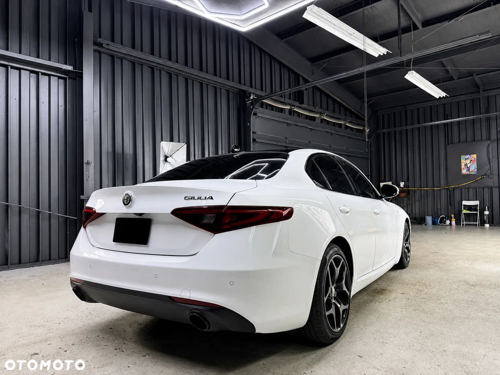 Alfa Romeo Giulia 2.0 Turbo TI Q4 - 7