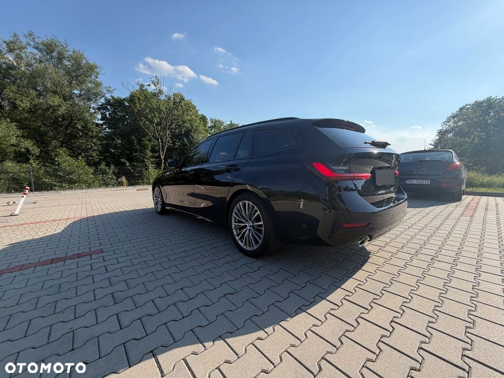 BMW Seria 3 320d xDrive mHEV - 9