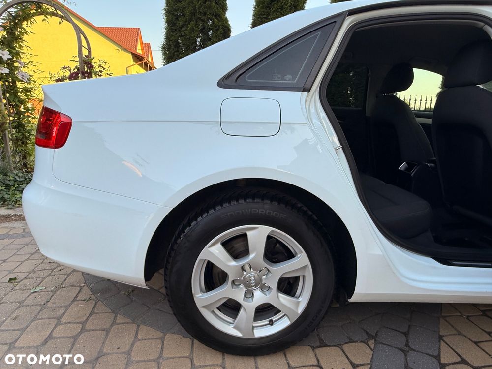 Audi A4 Limousine - 15