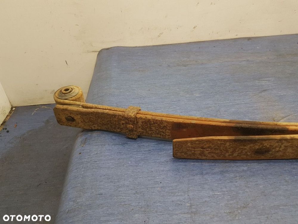 MERCEDES-BENZ 207 D RESOR - 5