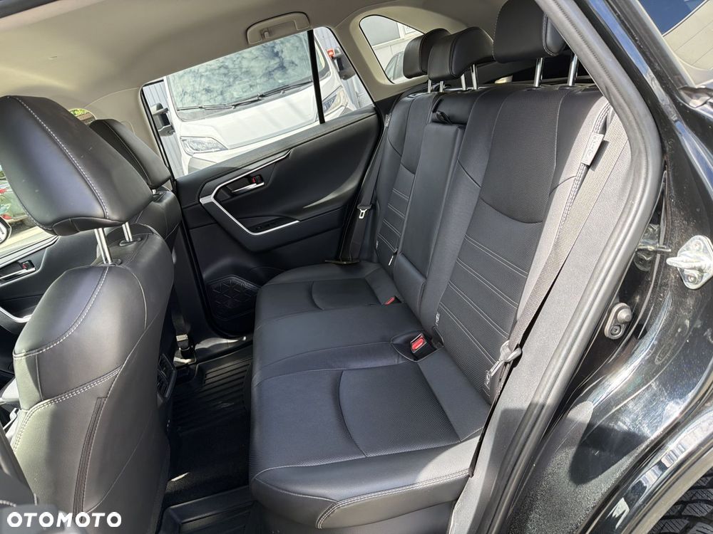 Toyota RAV4 - 11
