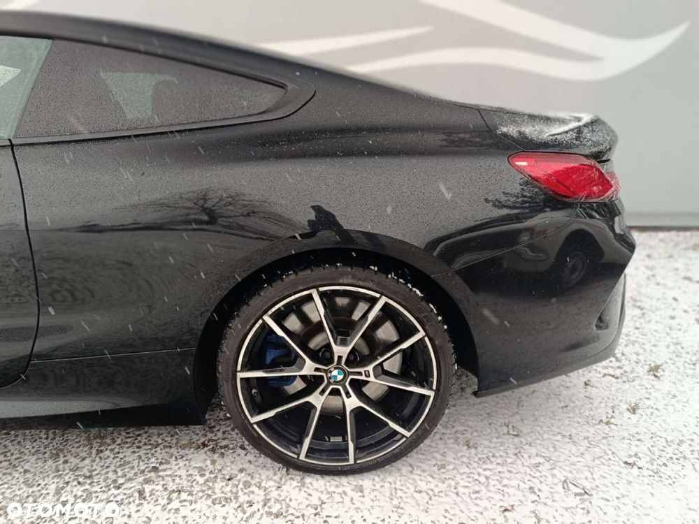 BMW Seria 8 - 32