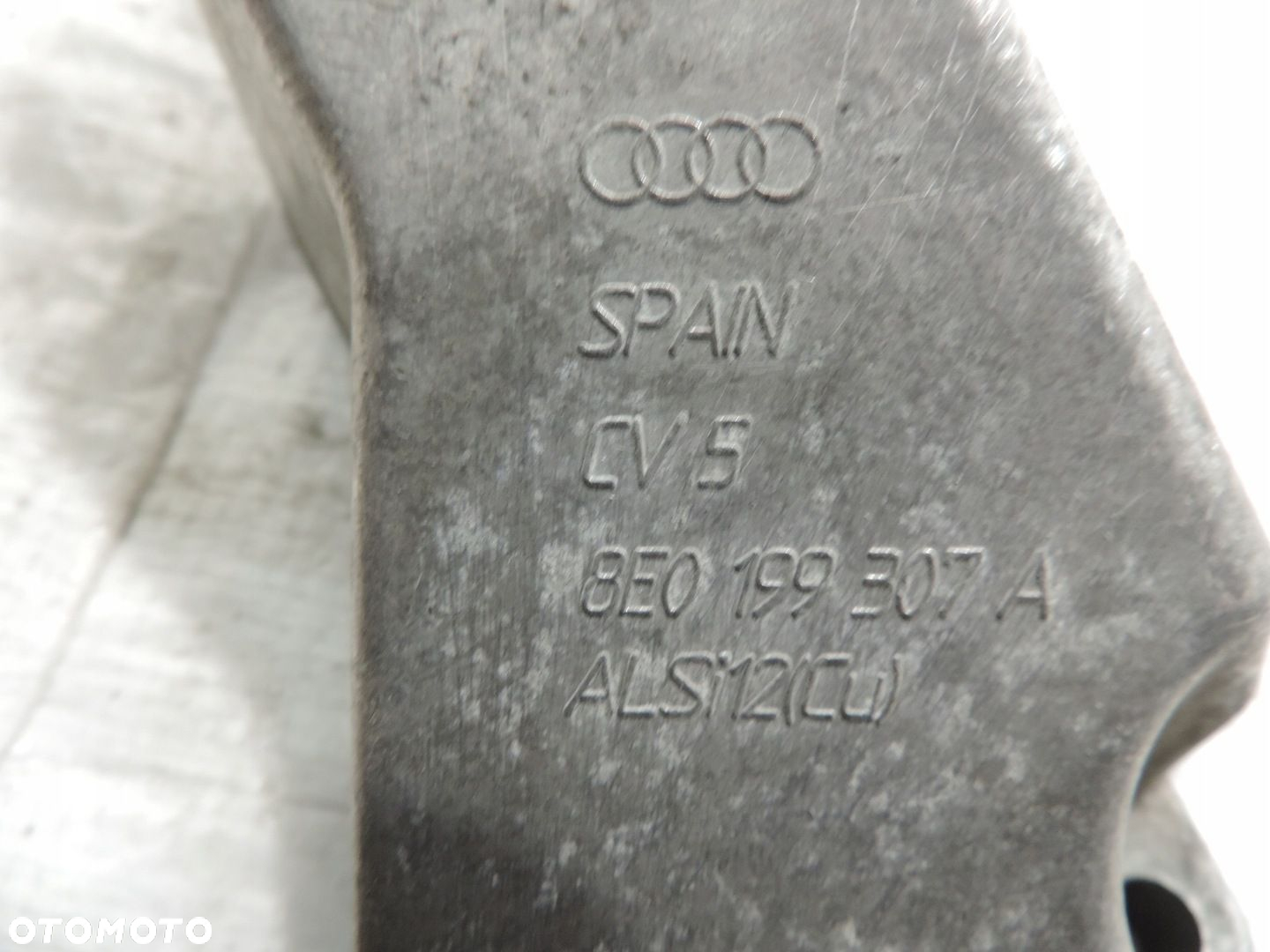 ŁAPA SILNIKA AUDI A4 B7 2.0 TFSI 8E0199307A - 4