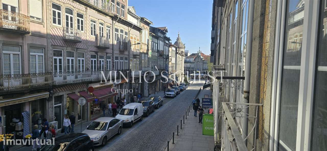 Apartamento T0+1 pronto a habitar c/ varanda - Centro Histórico de Bra - Grande imagem: 2/8