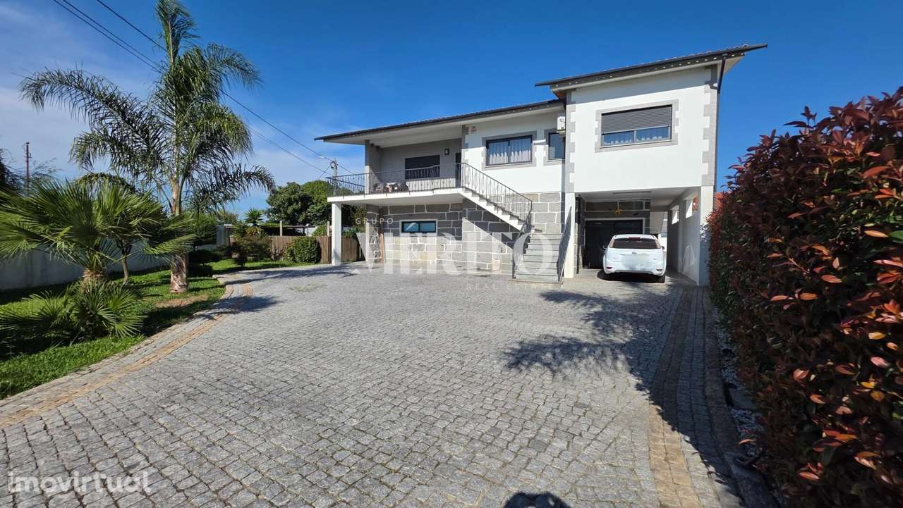 Moradia T3 com piscina e amplo terreno às portas da cidade de Barcelos - Grande imagem: 3/46