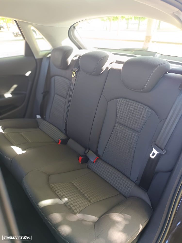 Audi A1 Sportback 1.6 TDI Advance - 10