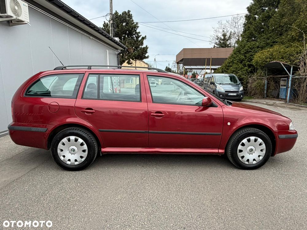 Skoda Octavia 1.6 Tour Sport - 7
