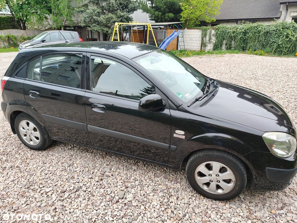 Kia Rio - 1