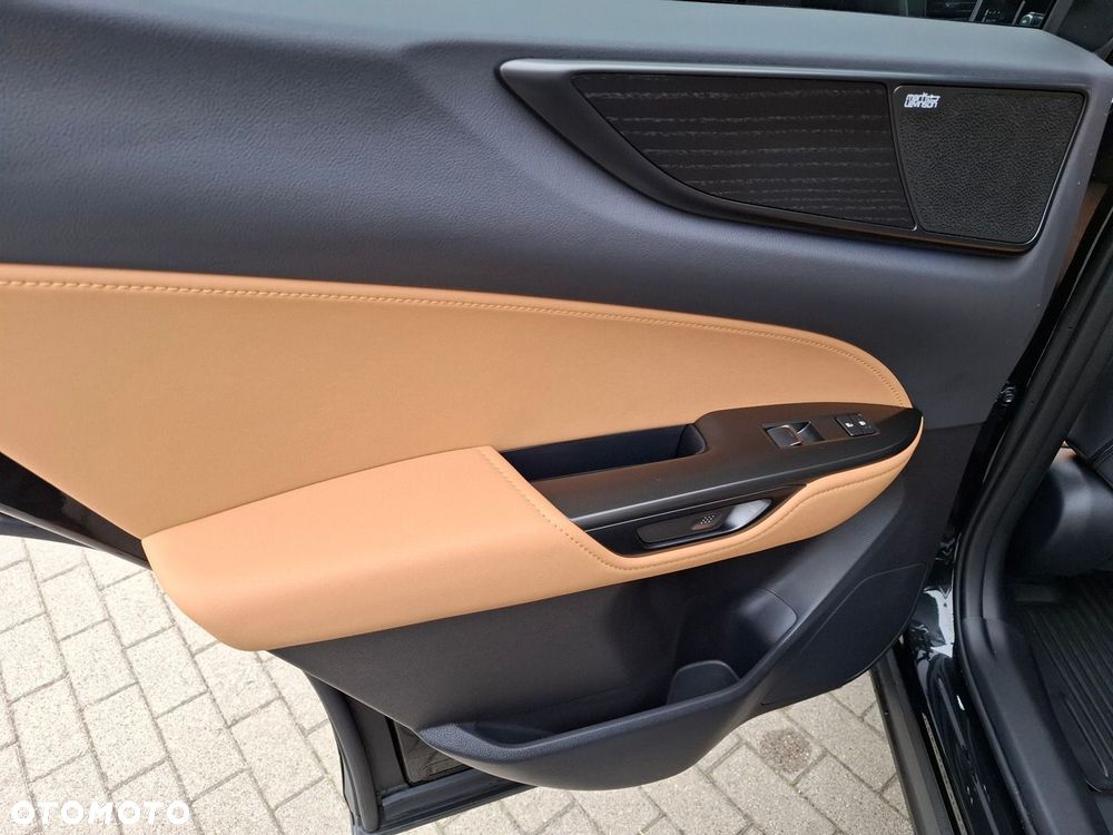 Lexus NX 350h Omotenashi AWD - 17