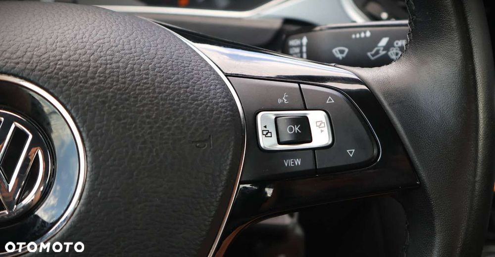 Volkswagen T-Roc - 31