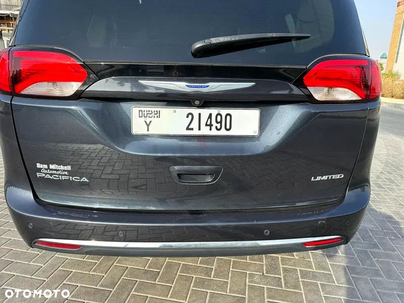 Chrysler Pacifica - 8