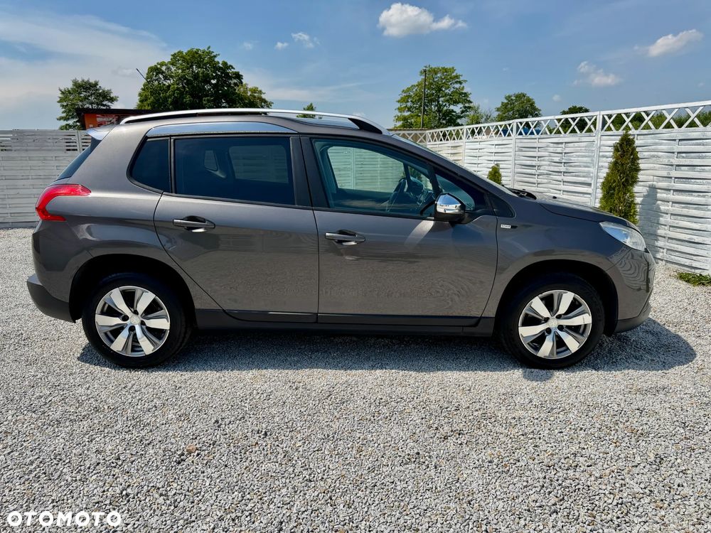 Peugeot 2008 1.2 Pure Tech Style S&S - 29