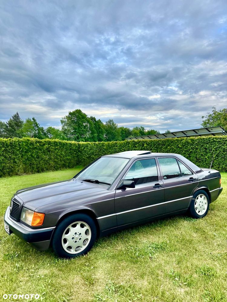 Mercedes-Benz W201 (190) - 5