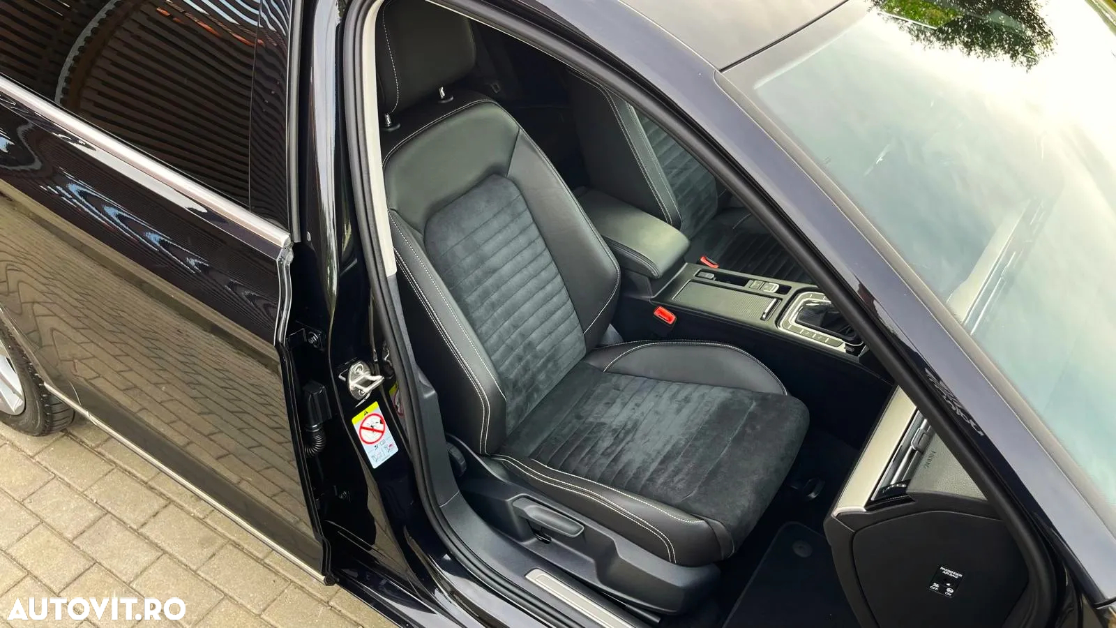 Volkswagen Passat Variant 2.0 TDI SCR DSG Elegance - 21