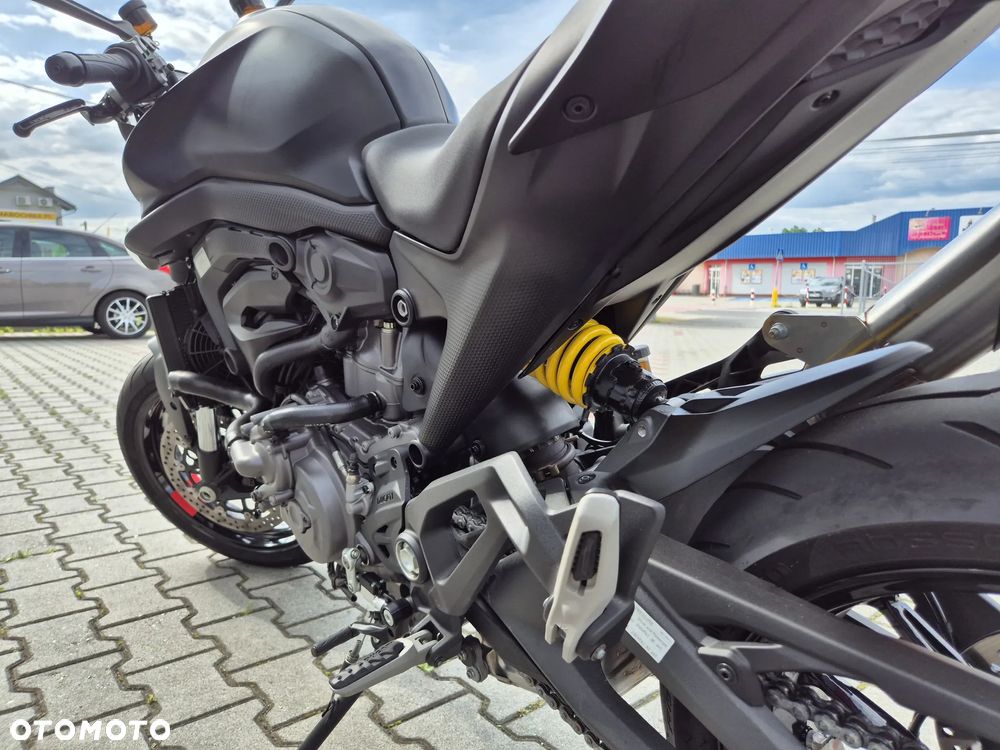 Ducati Monster - 10