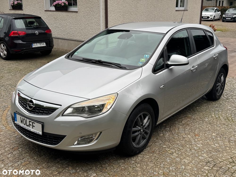 Opel Astra 1.4 Turbo Design Edition - 1
