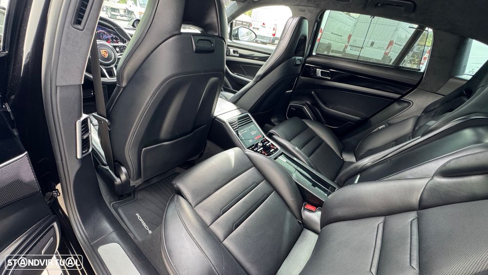 Porsche Panamera Sport Turismo Turbo - 36