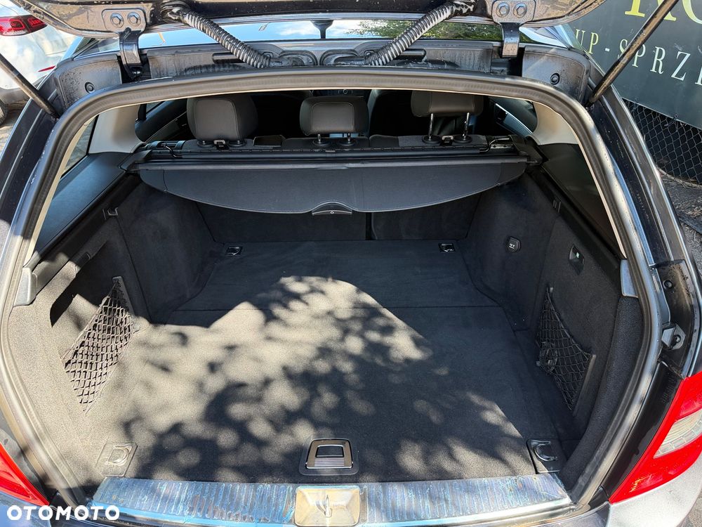 Mercedes-Benz Klasa C 250 CGI Automatik BlueEFFICIENCY Avantgarde - 34