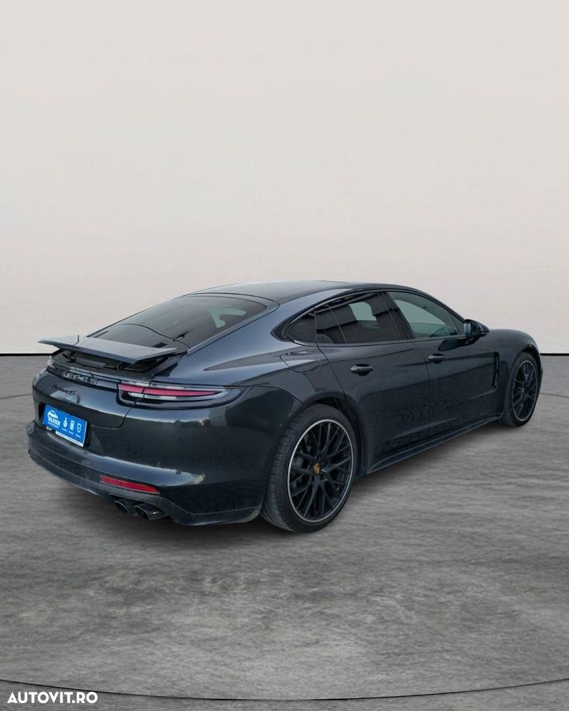 Porsche Panamera - 5