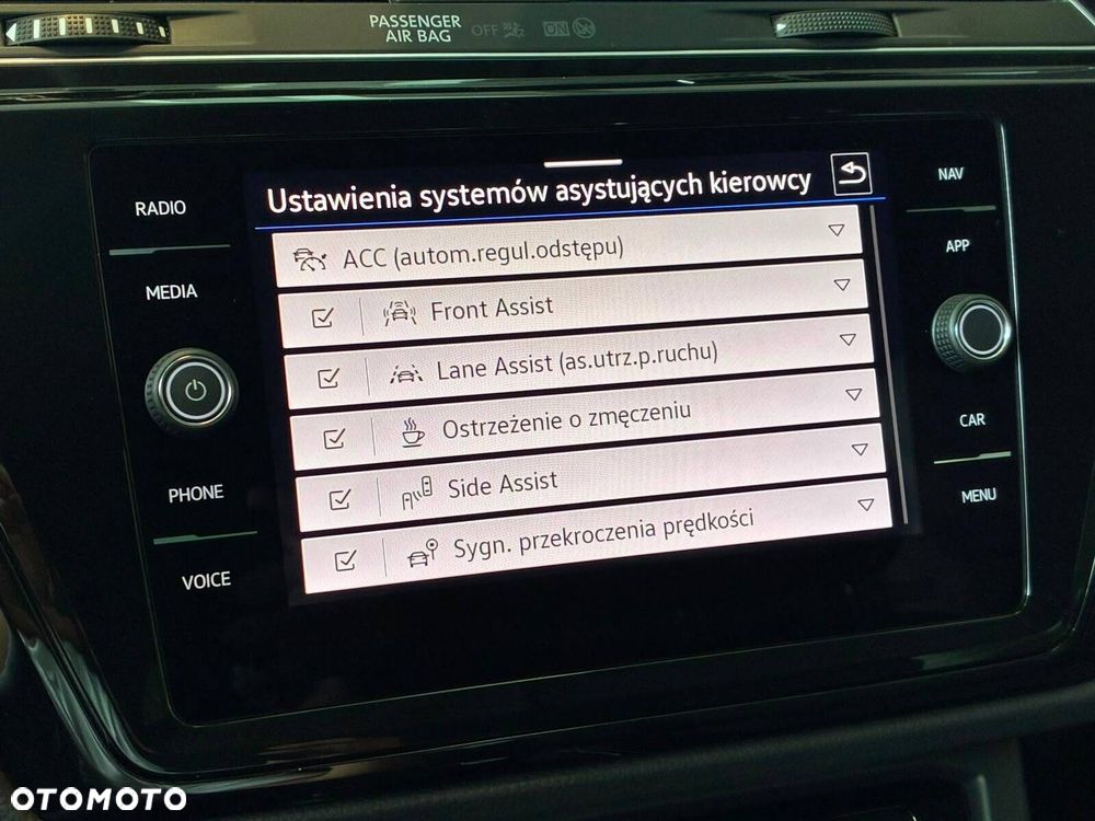 Volkswagen Touran - 17