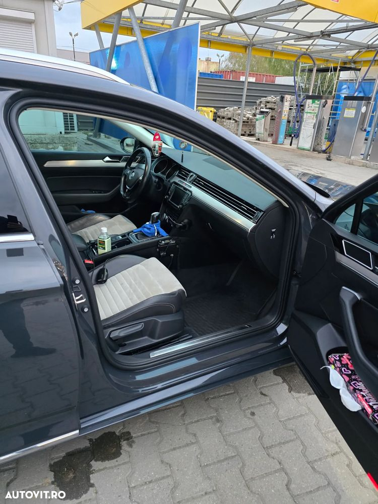 Volkswagen Passat Variant 2.0 TDI DSG 4Motion Highline - 26