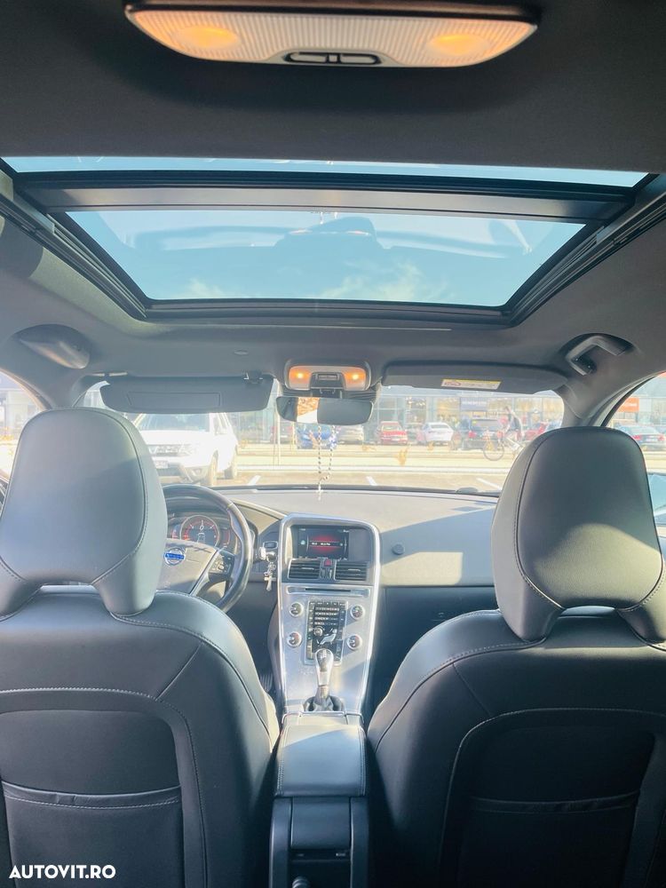 Volvo XC 60 D5 AWD Geartronic Kinetic - 12