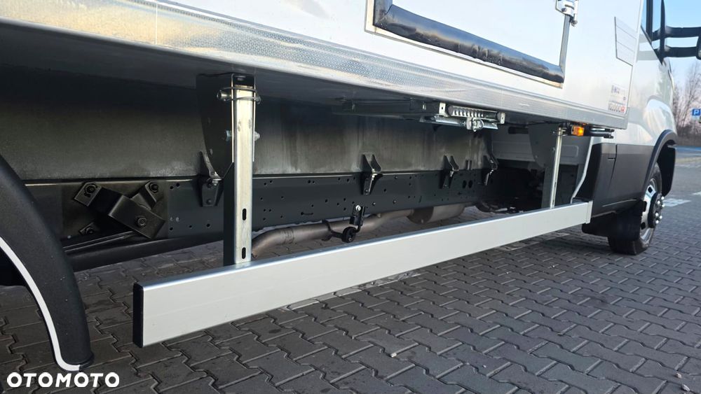 Iveco ❗️❗️DAILY 3.0 180Km 50C18 JAK NOWY ❗️❗️NOWY MODEL / CHŁODNIA MROŹNIA -32 +32 / ZASILANIE 230V / PIERWSZY WŁASCICIEL / NAVI / KAMERA COFANIA / FULL LED / TEMPOMAT AKTYWNY / BLIŹNIAKI / GRUBA SCIANKA / ZABUDOWA IGLOOCAR / AGREGAT CARRIER / WERSJA WZMOCNIONA / FULL OPCJA / SERWIS ASO / SALON POLSKA / 35C15 50C15 35C18❗❗ JAK Z SALONU - NOWY -❗❗ - 26