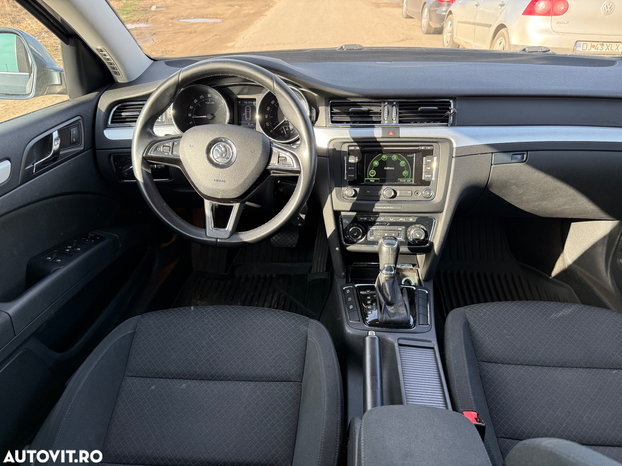 Skoda Superb 2.0 TDI DSG Active - 3