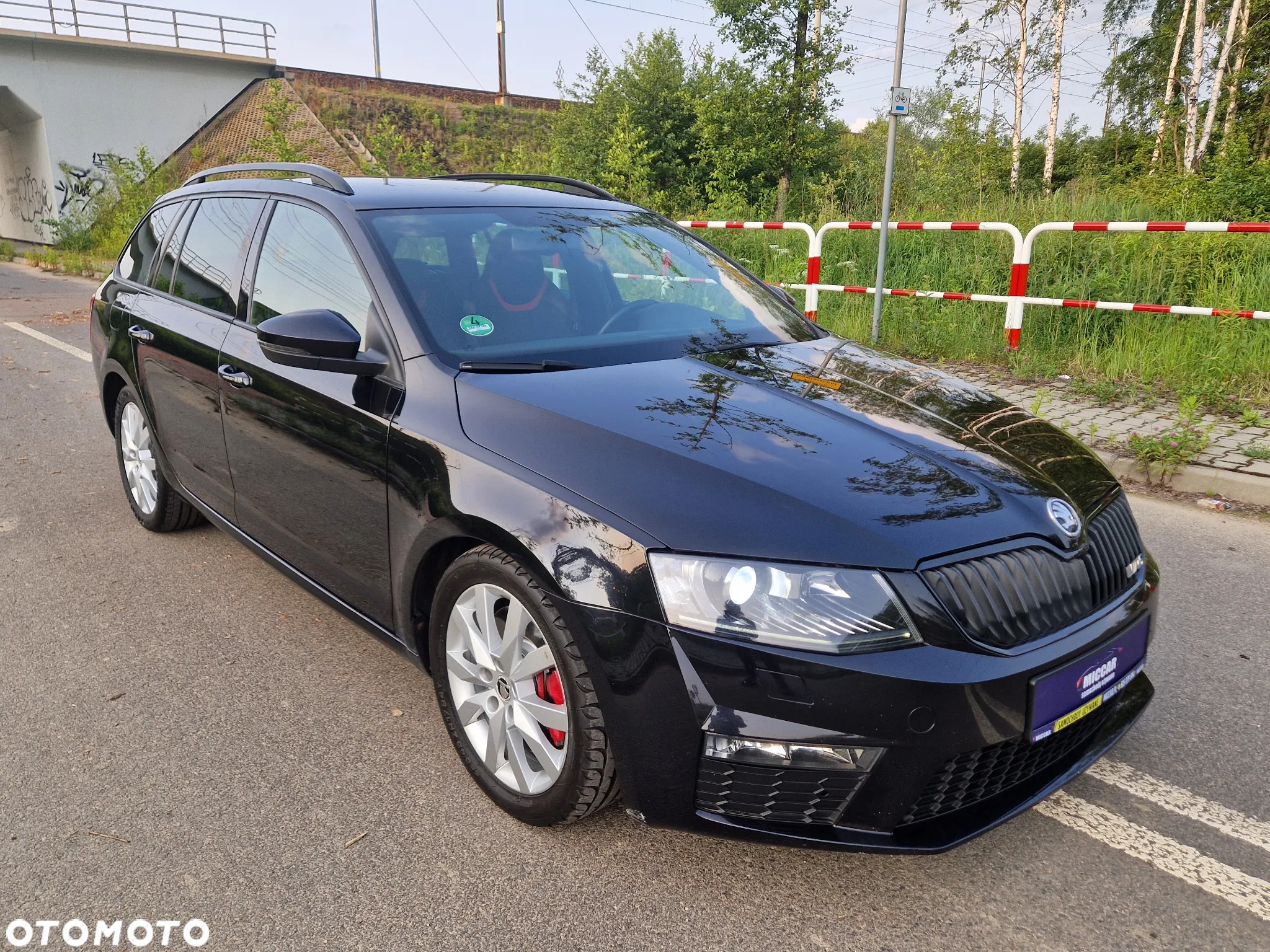 Skoda Octavia Combi 2.0 TDI (Green tec) RS - 11