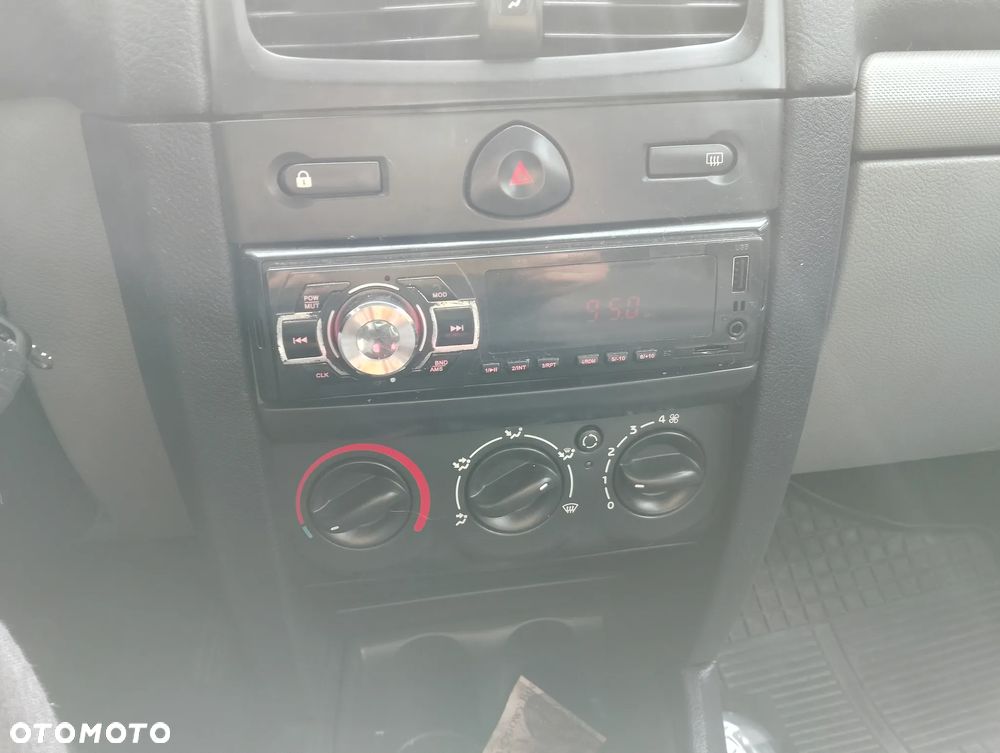 Renault Clio 1.2 Access - 8