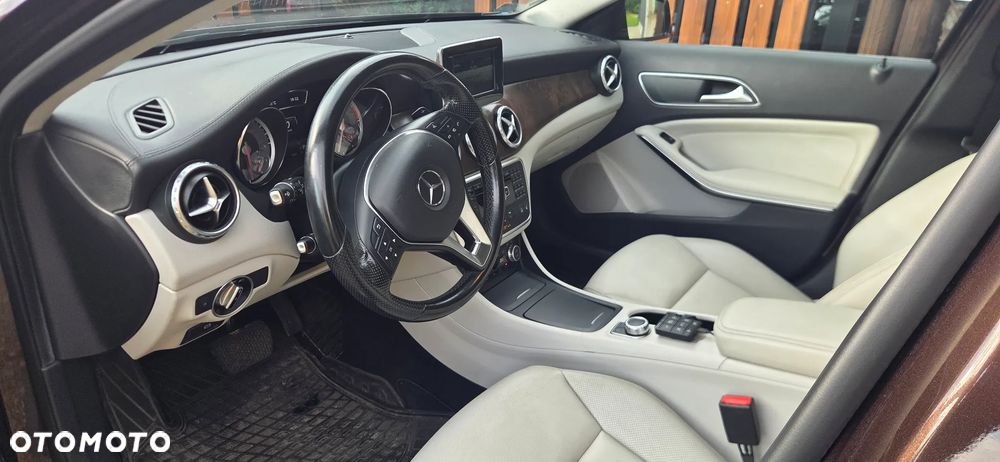 Mercedes-Benz GLA 250 4-Matic - 2
