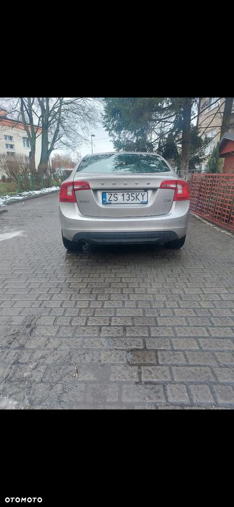 Volvo S60 D2 Momentum - 4
