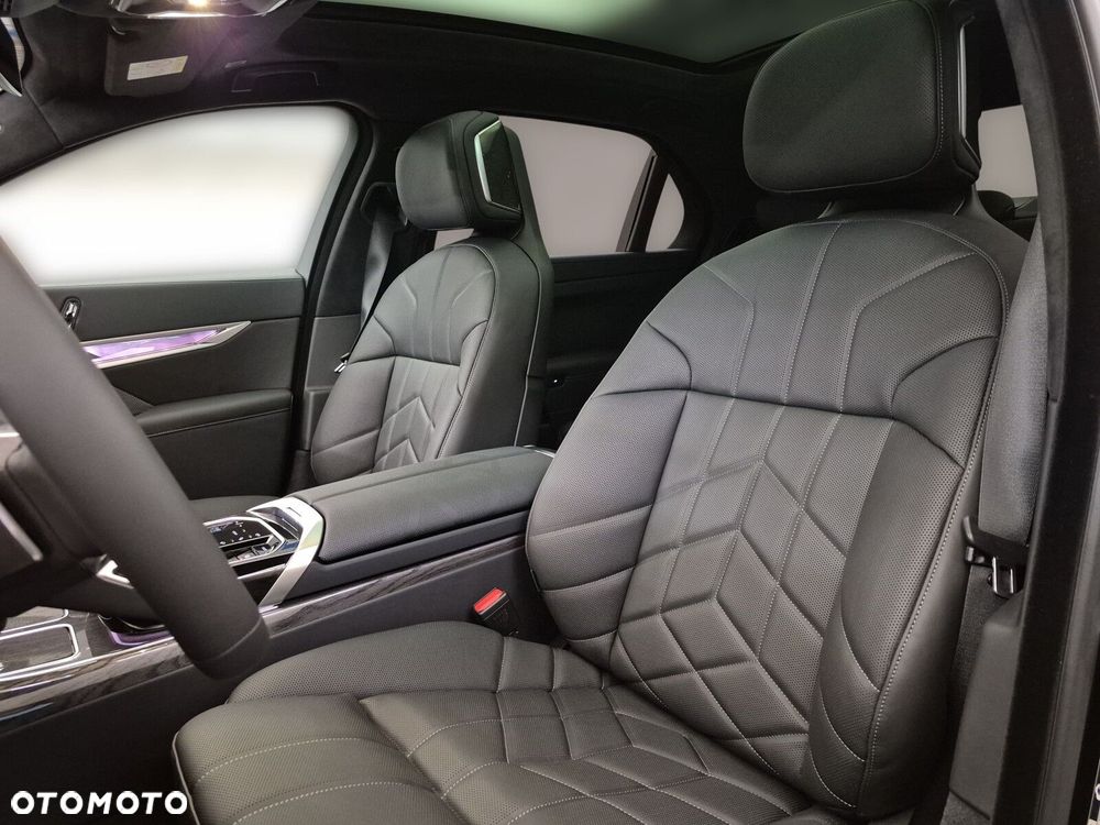 BMW Seria 7 - 13