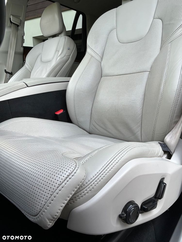 Volvo XC 90 - 12