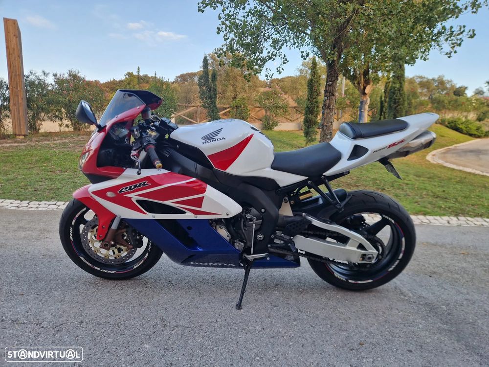 Honda CBR 1000RR  Possível Financiamento - 2