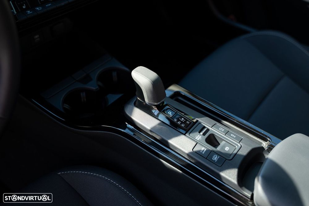 Toyota Prius 2.0 Plug-in Luxury - 27