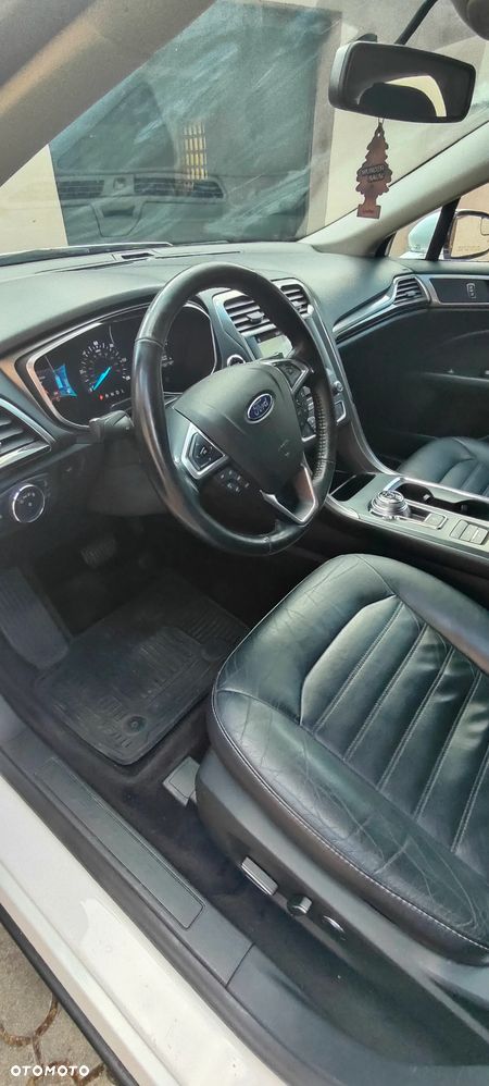 Ford Fusion - 8