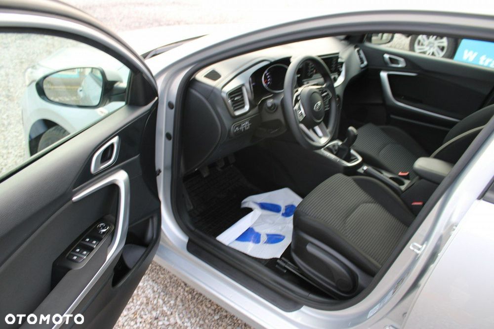 Kia Ceed - 14