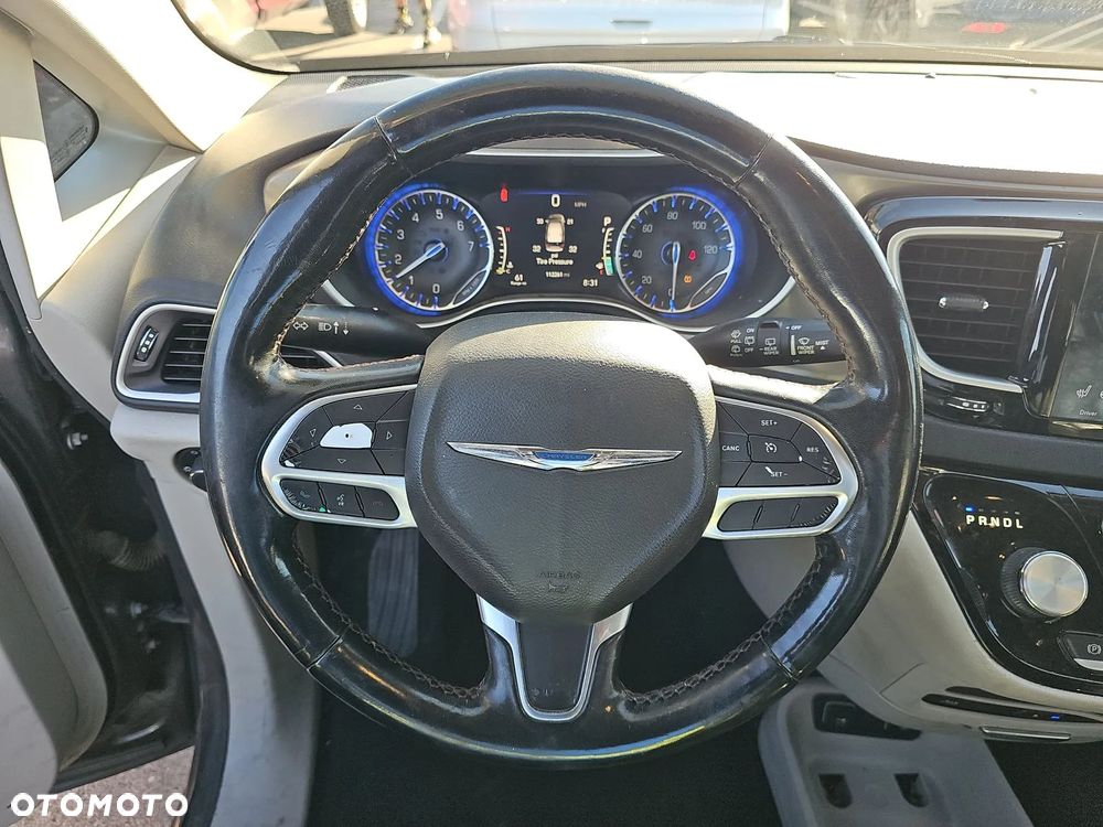 Chrysler Pacifica - 9