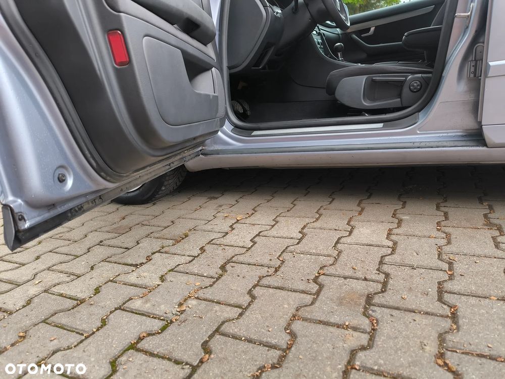 Audi A4 Avant - 16